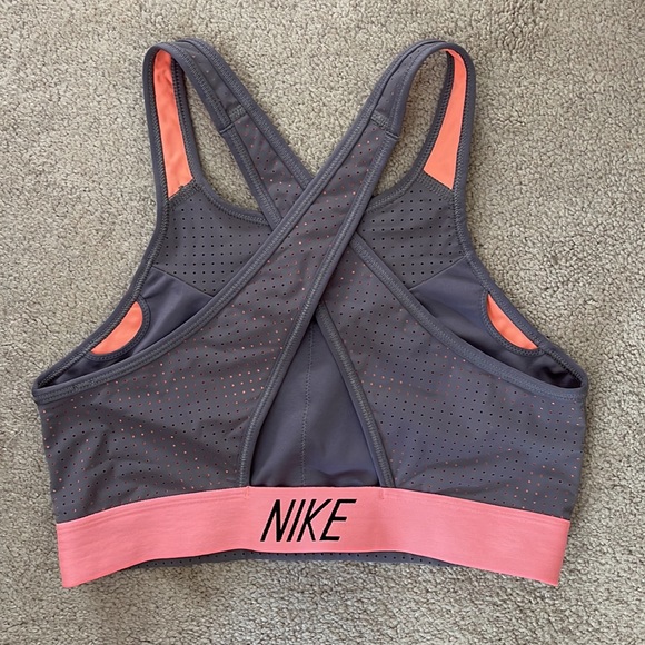 NWOT Nike Cross-Back Mesh Sports Bra - Picture 2 of 3